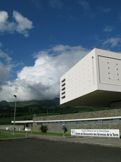 The Centre de Découverte des Sciences de la Terre, awaiting the next nuée.
